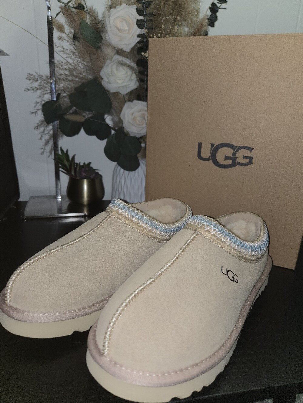UGG Beige Cream Suede Slip-On Shearling Mule Size 8 - Picture 3 of 3